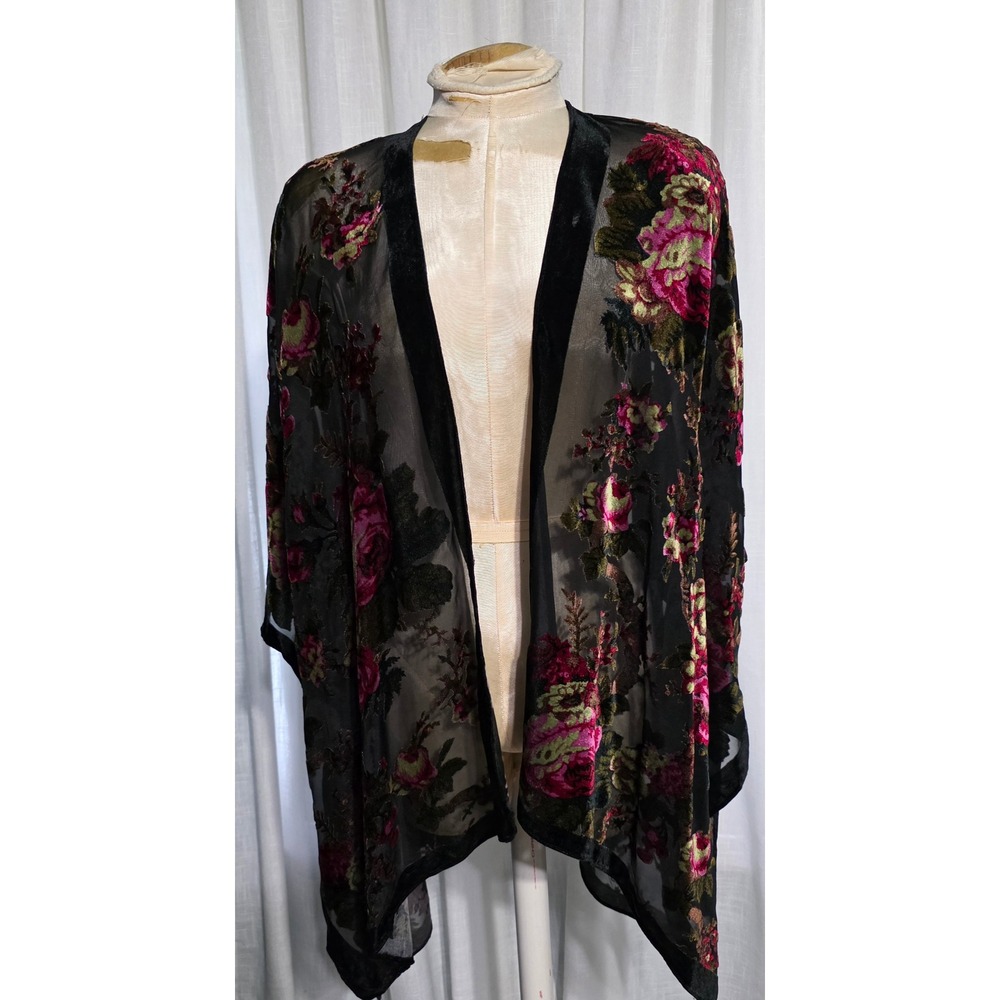 Woven Heart Floral Burnout Velvet Kimono Black Pink One Size